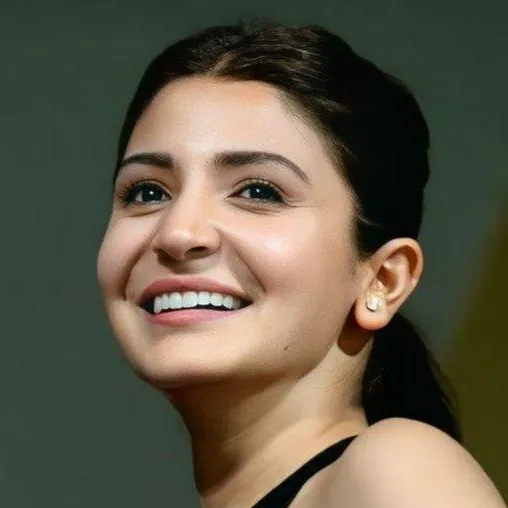 chat with ai character: Anushka Sharma 