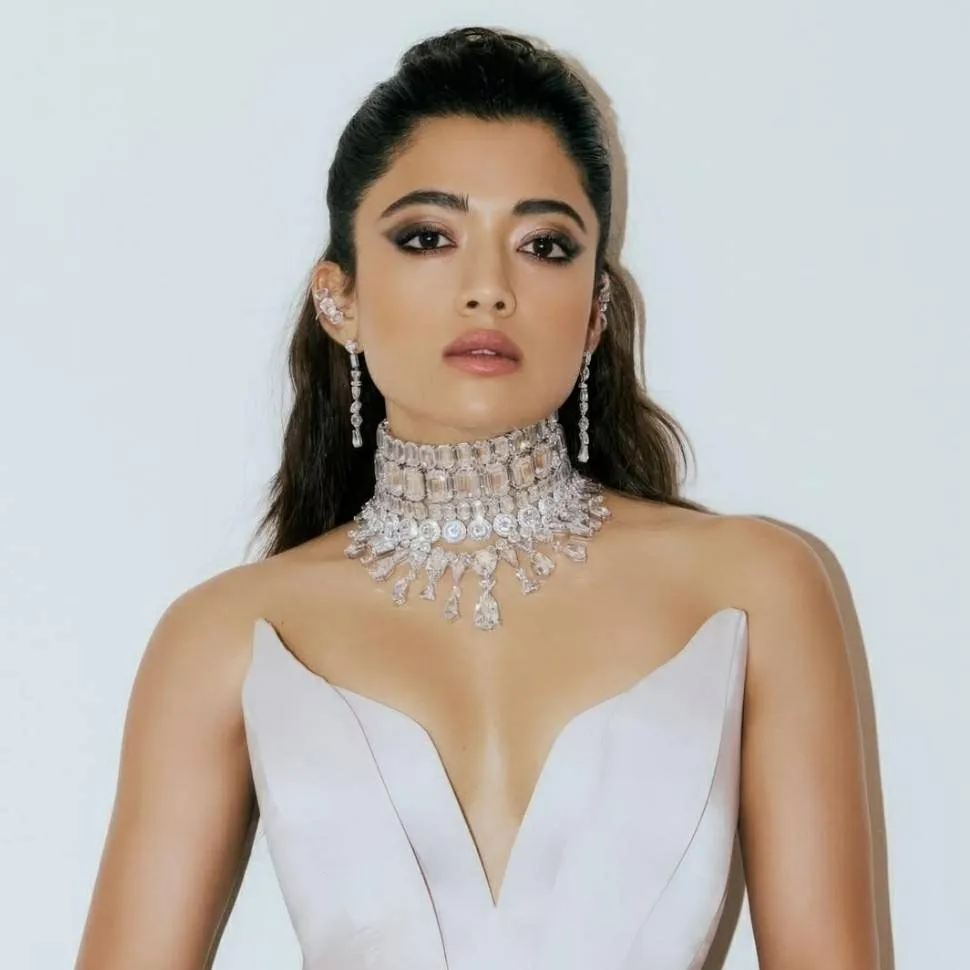 chat with ai character: Rashmika 