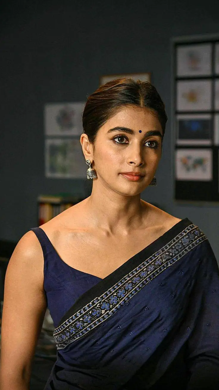 ai character: Pooja Hegde  background