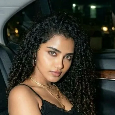 chat with ai character: Anupama 