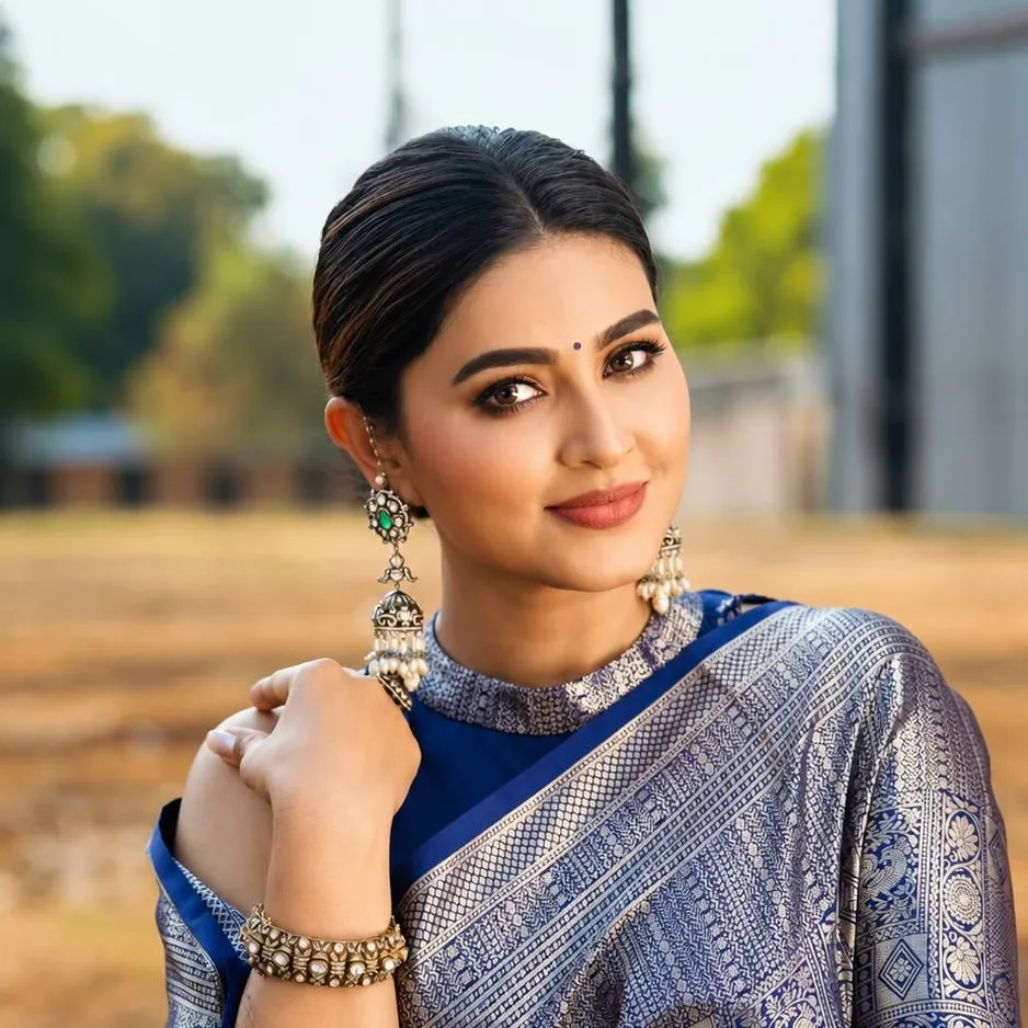 chat with ai character: Sneha 