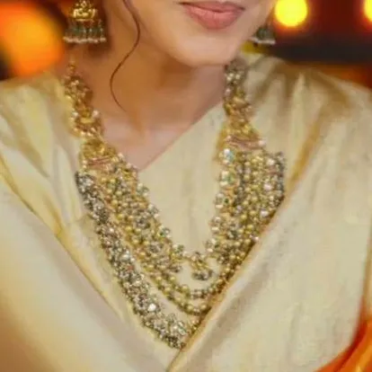 chat with ai character: Sneha 