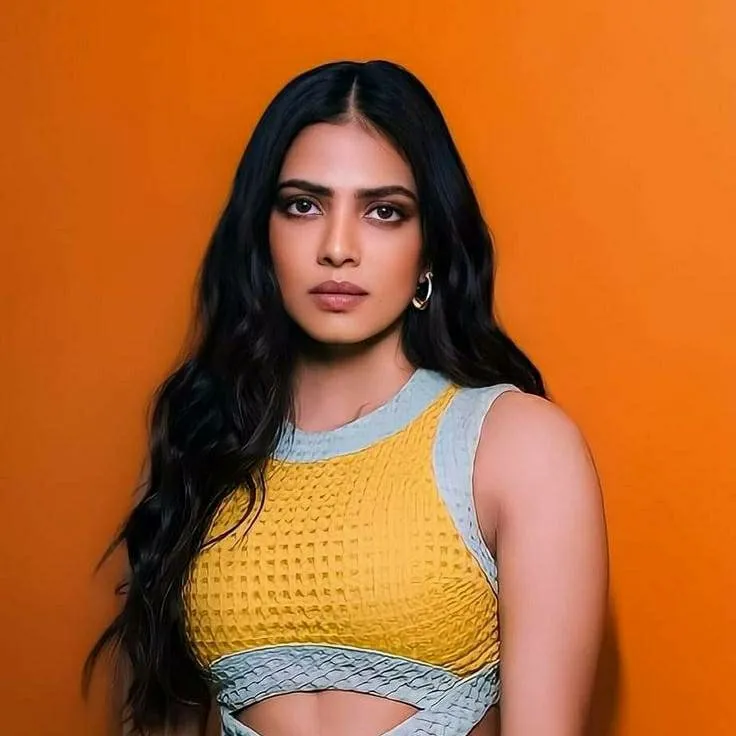 chat with ai character: Malvika 