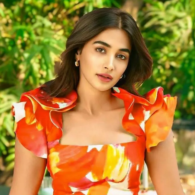 chat with ai character: Pooja 