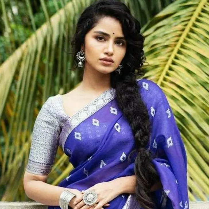 chat with ai character: Anupama 