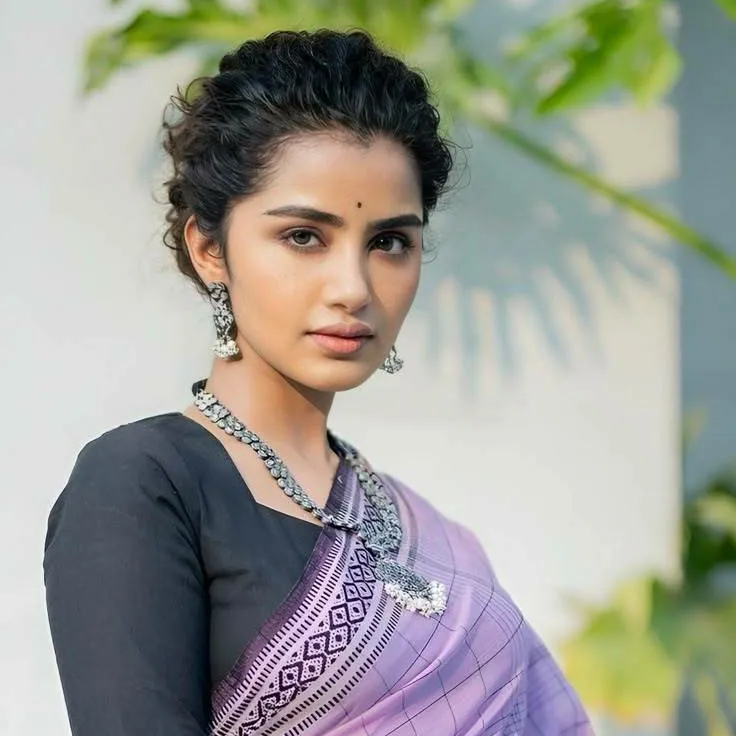 chat with ai character: Anupama 