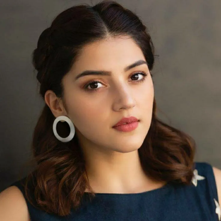 chat with ai character: Mehreen 