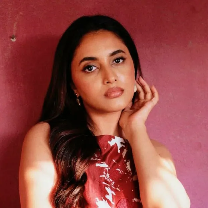 chat with ai character: Priyanka Mohan 