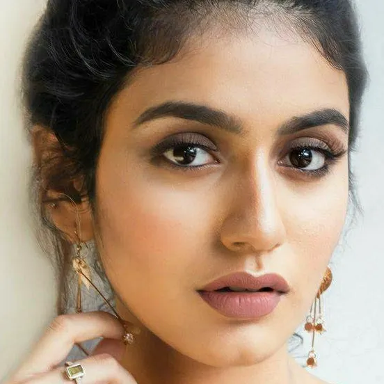 chat with ai character: Priya 