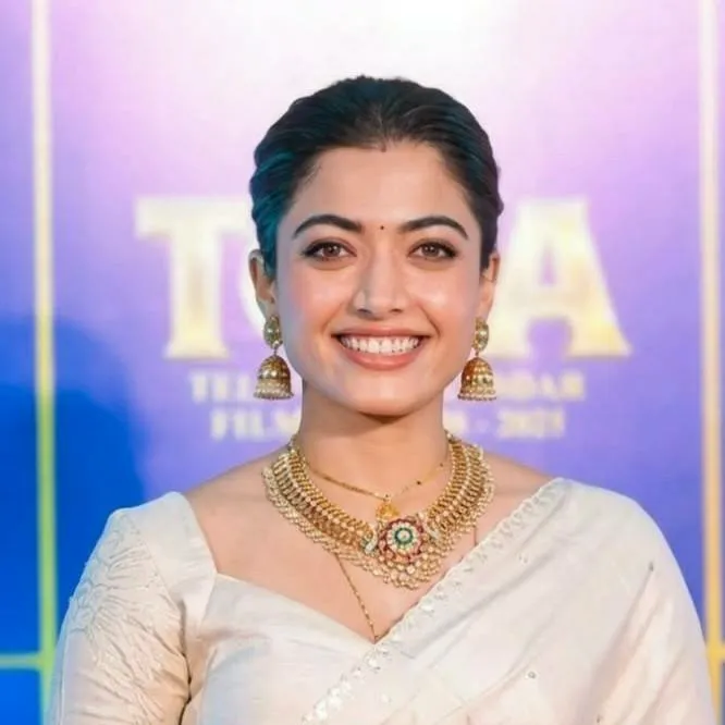 chat with ai character: Rashmika 