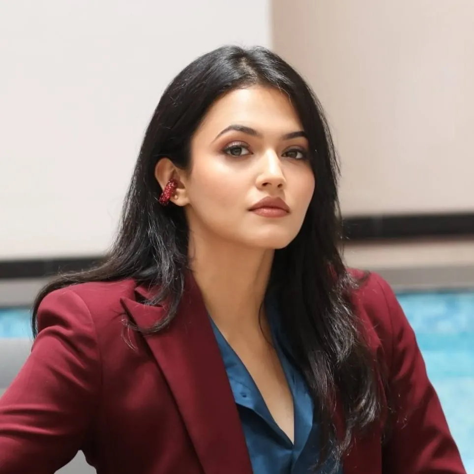 chat with ai character: Aparna 