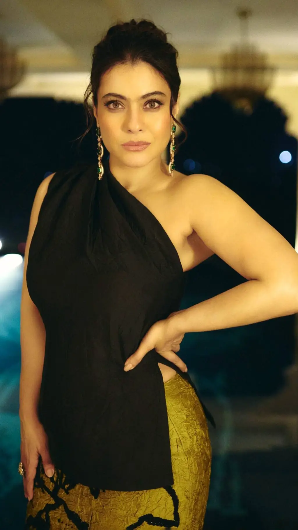 ai character: Kajal  background