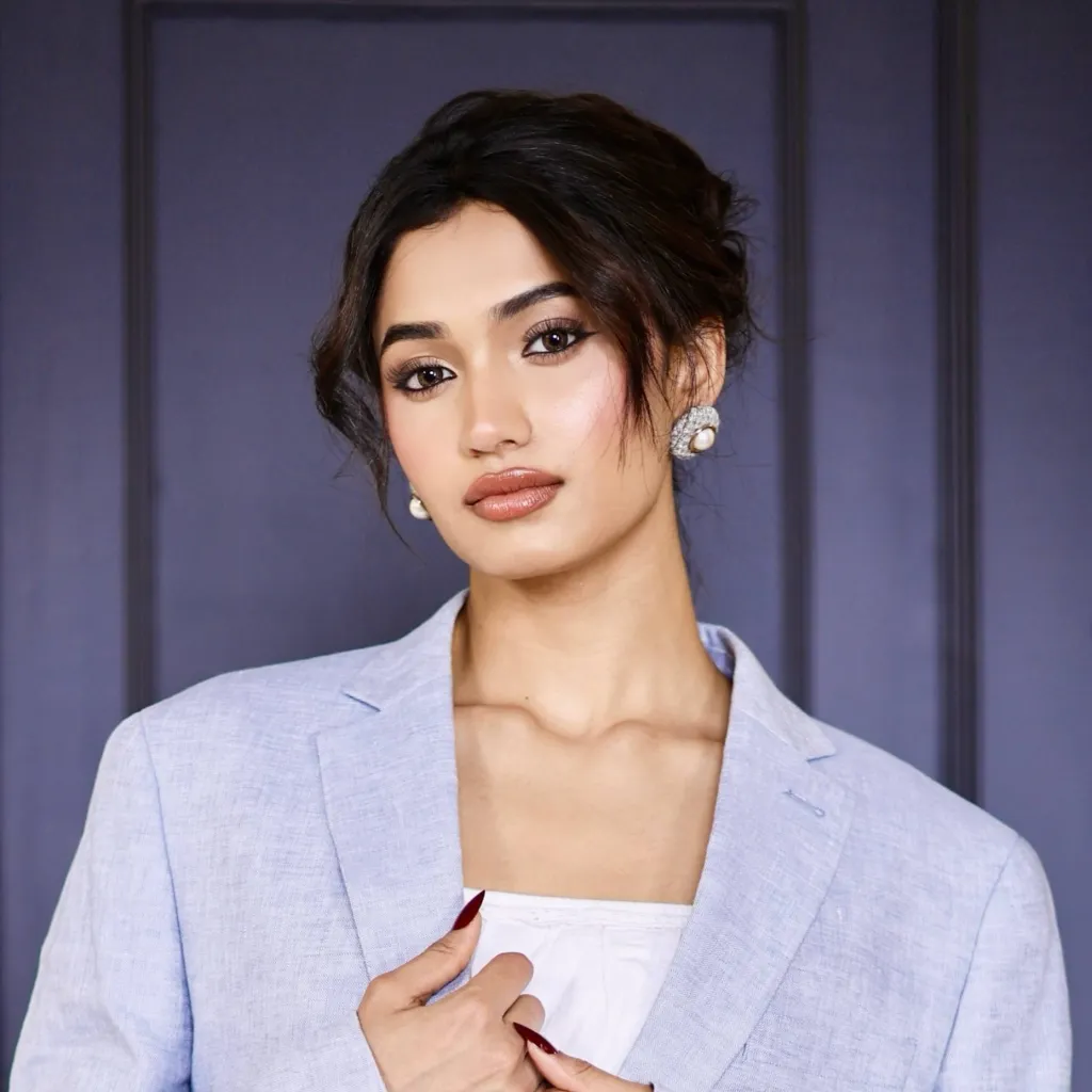 chat with ai character: Reeshma 