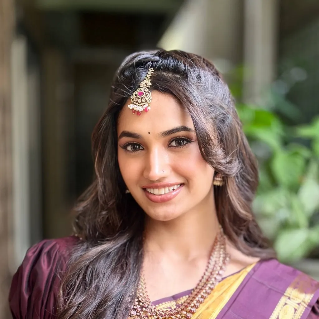 chat with ai character: Reeshma 