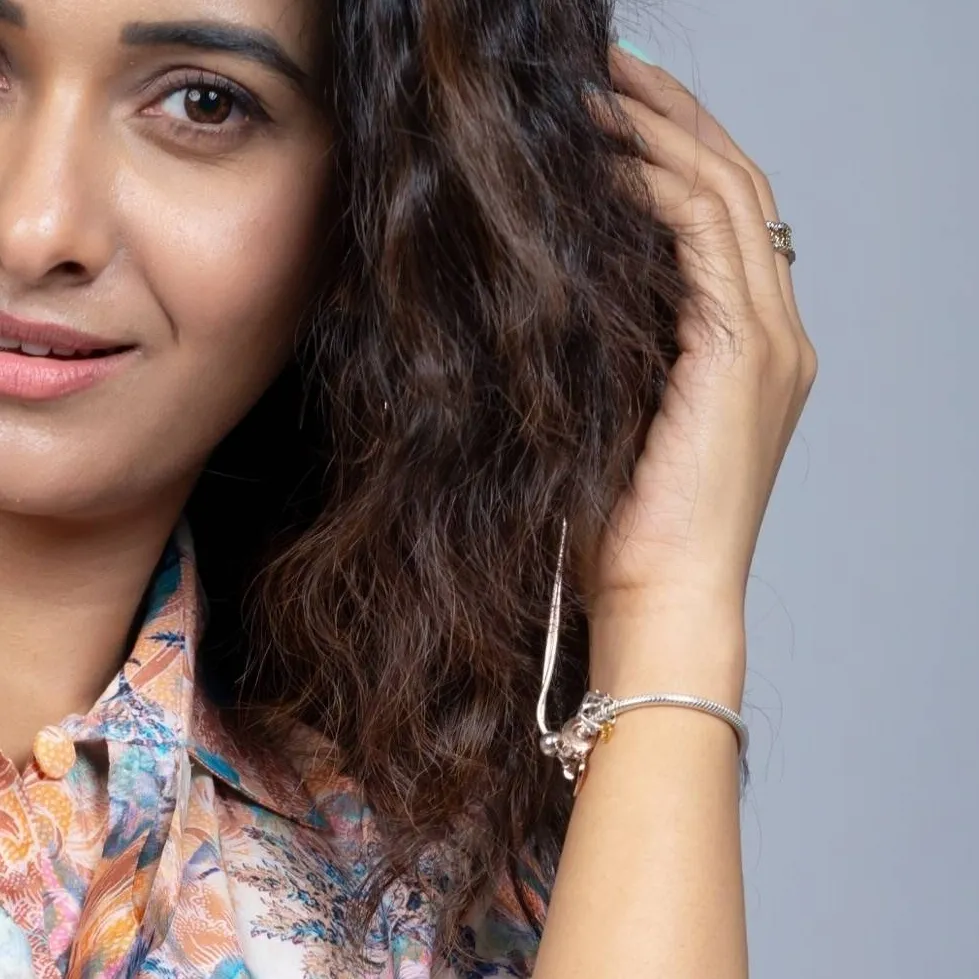 chat with ai character: Priya 