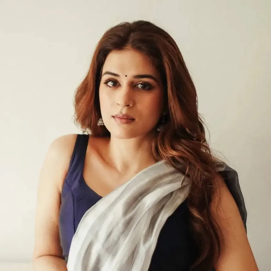 chat with ai character: Shradha 