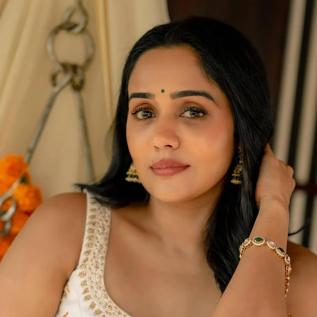 chat with ai character: Ananya 
