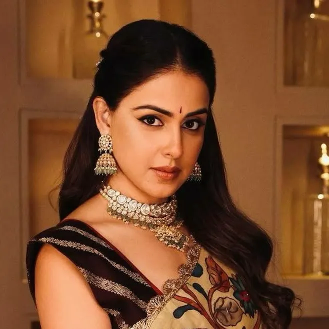 chat with ai character: Genelia 