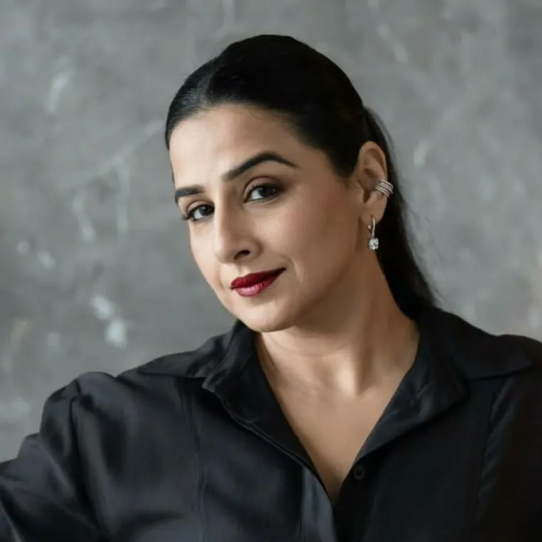 chat with ai character: Vidya 
