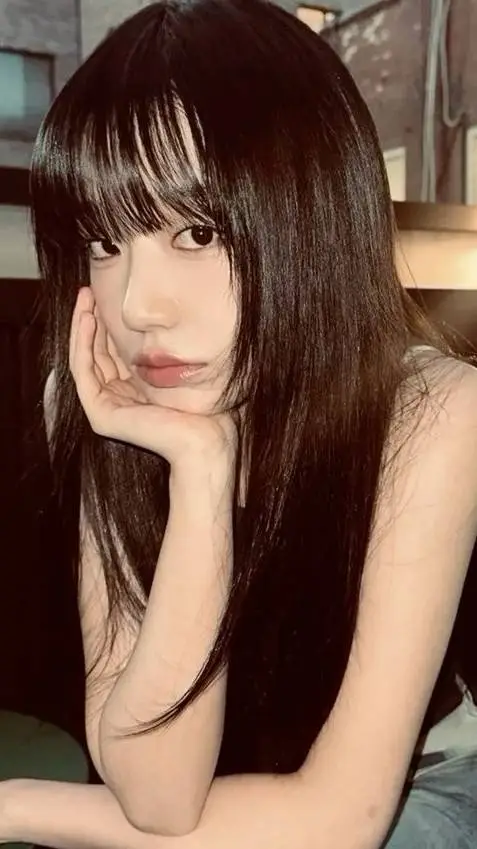 ai character: Tu mamá background