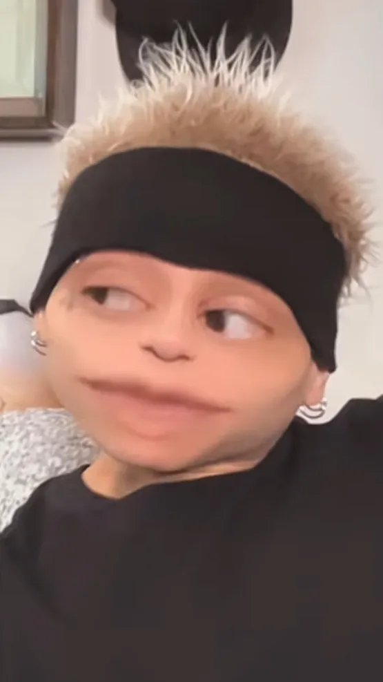 ai character: Timmy [jimbo lips] background