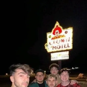 chat with ai character: romance con are ✨