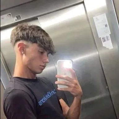 chat with ai character: Mattia