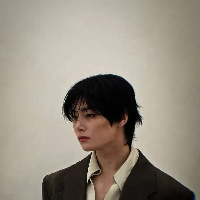 chat with ai character: Jeongin