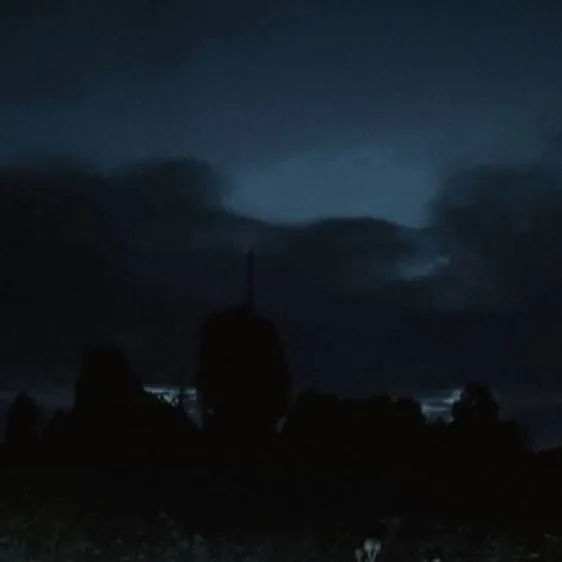 chat with ai character: 🌑семья🌑