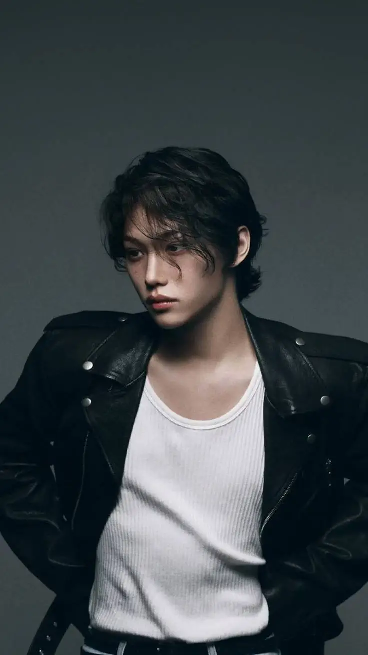 ai character: Lee Felix background