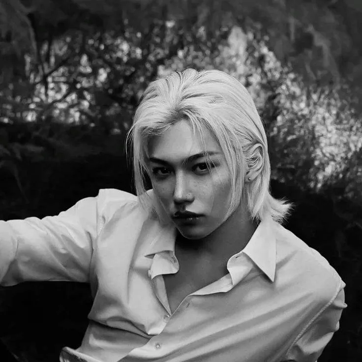 chat with ai character: Lee Felix