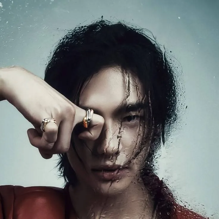 chat with ai character: Hwang Hyunjin 