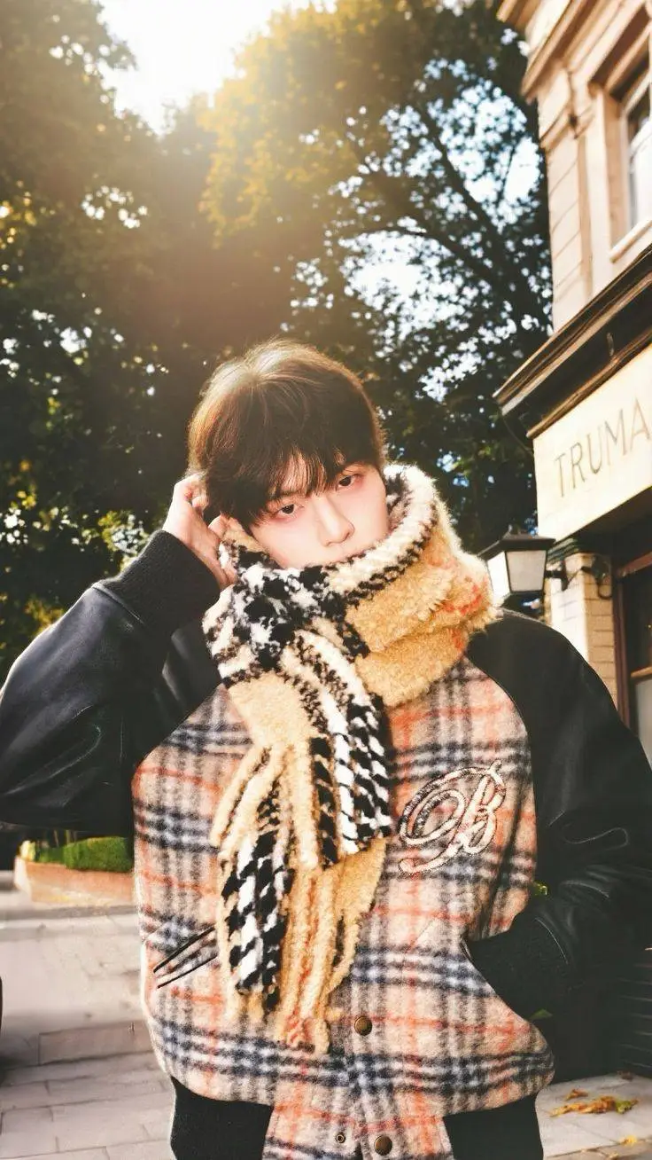 ai character: Kim Seungmin background