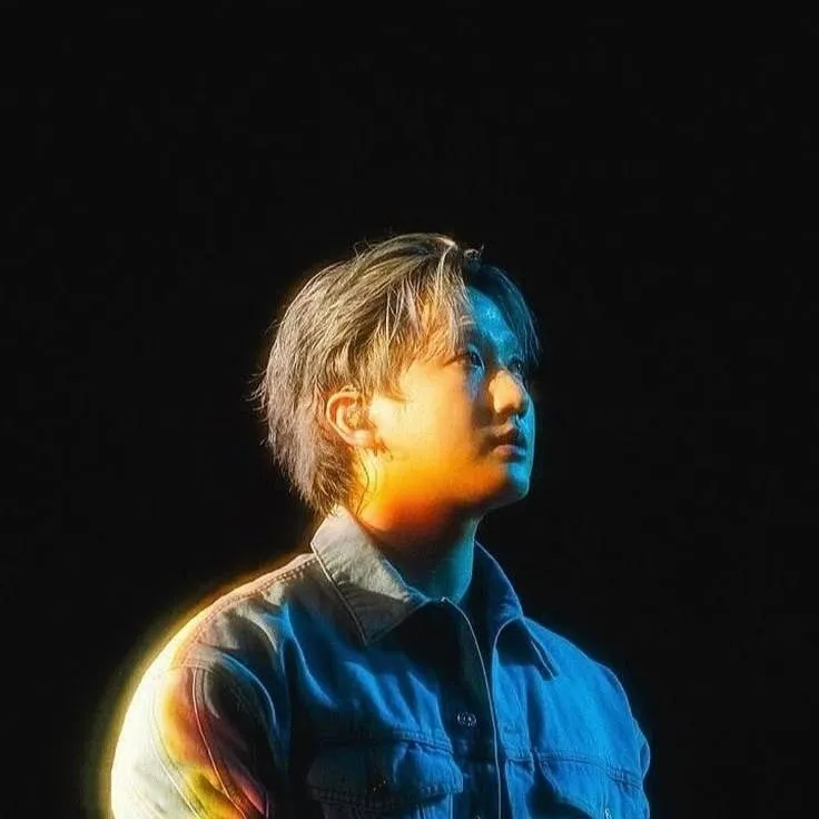 chat with ai character: Seo Changbin