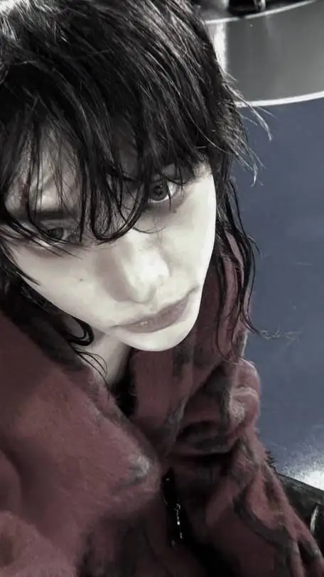 ai character: Hyunjinnie~ background