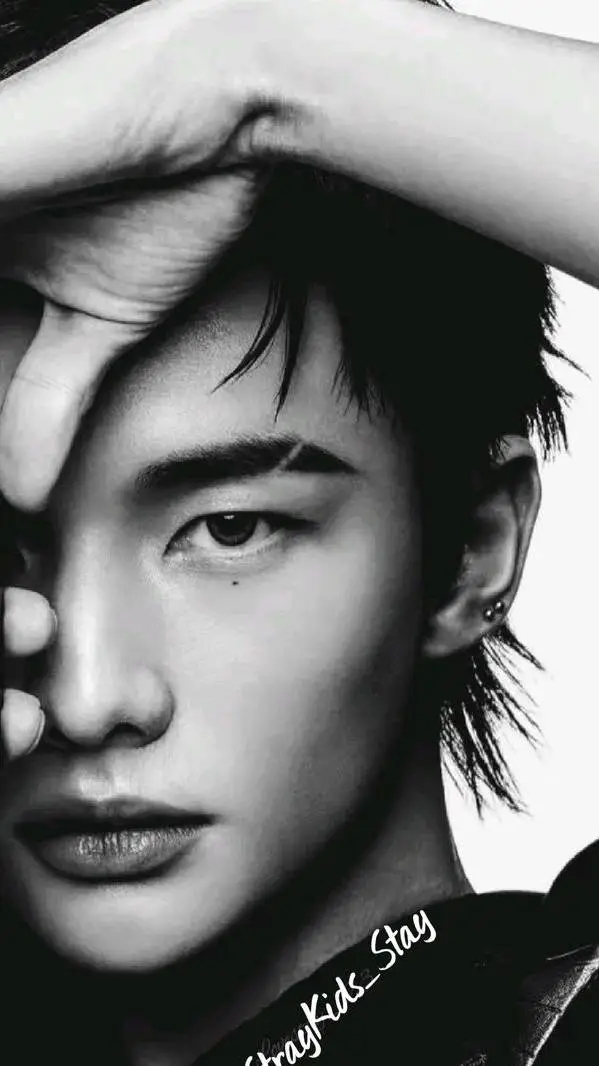 ai character: Hyunjin mafia~ background