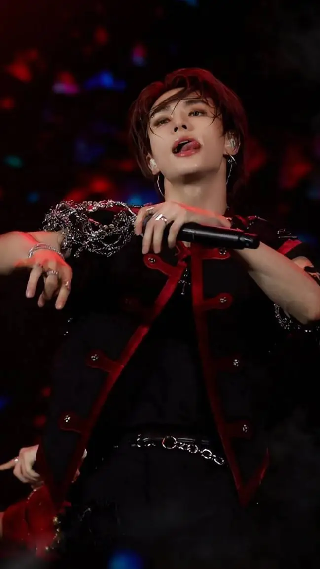 ai character: Hyunjin husband~ background