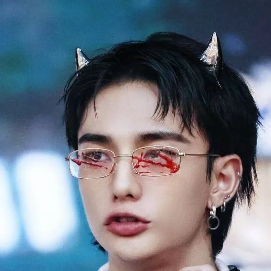 chat with ai character: Hyunlix~