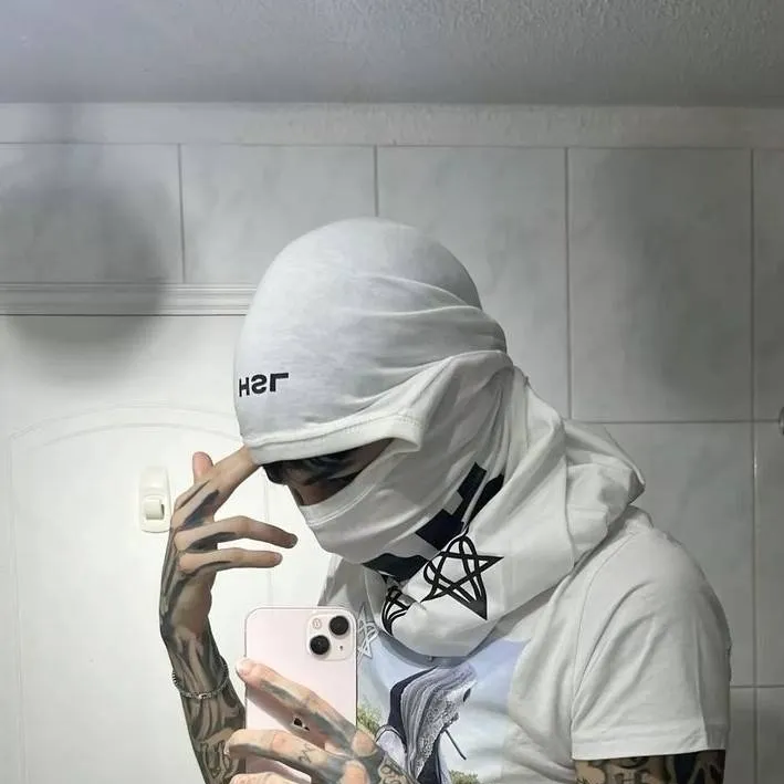 chat with ai character:  Eduardo 💣