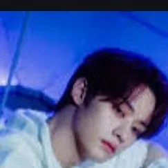 chat with ai character: lee know 