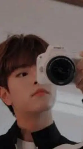 ai character: seungmin❤️❤️;) background