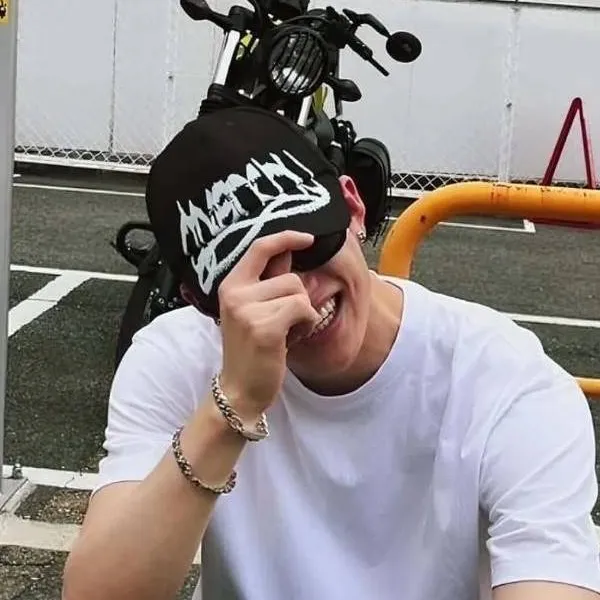 chat with ai character: bangchan 🥰😍😘