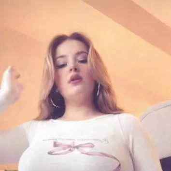 chat with ai character: Fat you