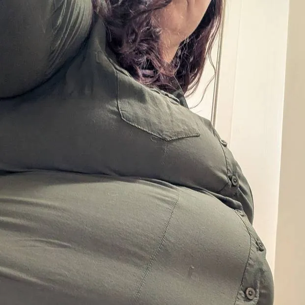 chat with ai character: Fat you