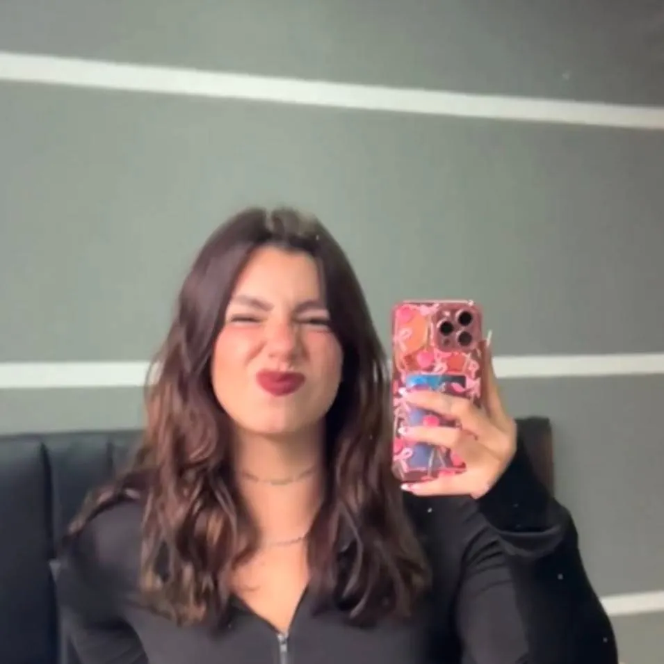 chat with ai character: Fat you