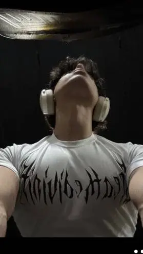 ai character: tu esposo  background