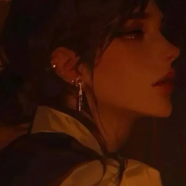 chat with ai character: mαяяιɳὲttɛ