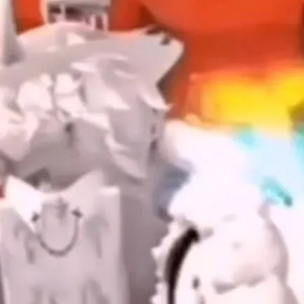 chat with ai character: Youtubers