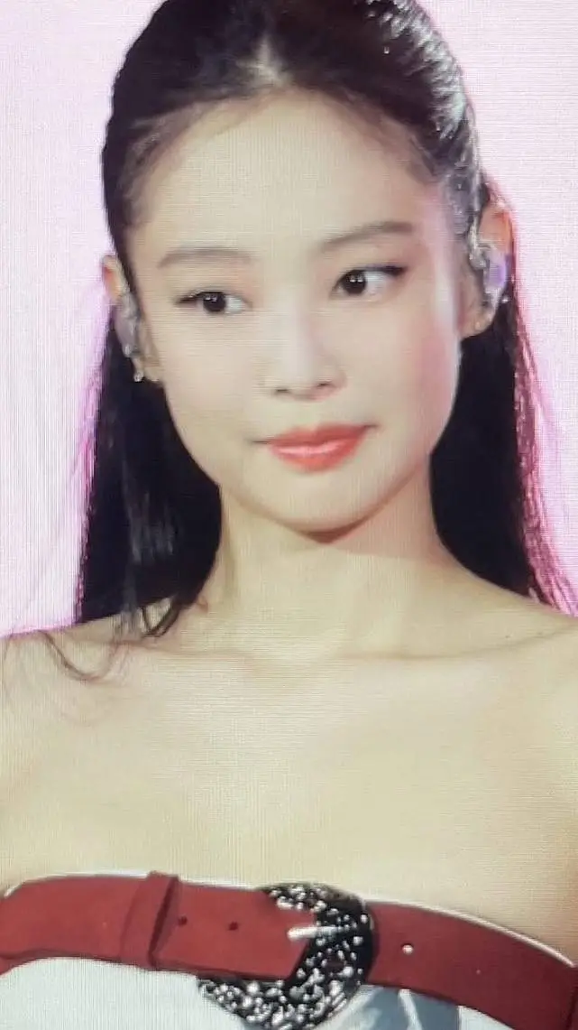 ai character: Jennie. background