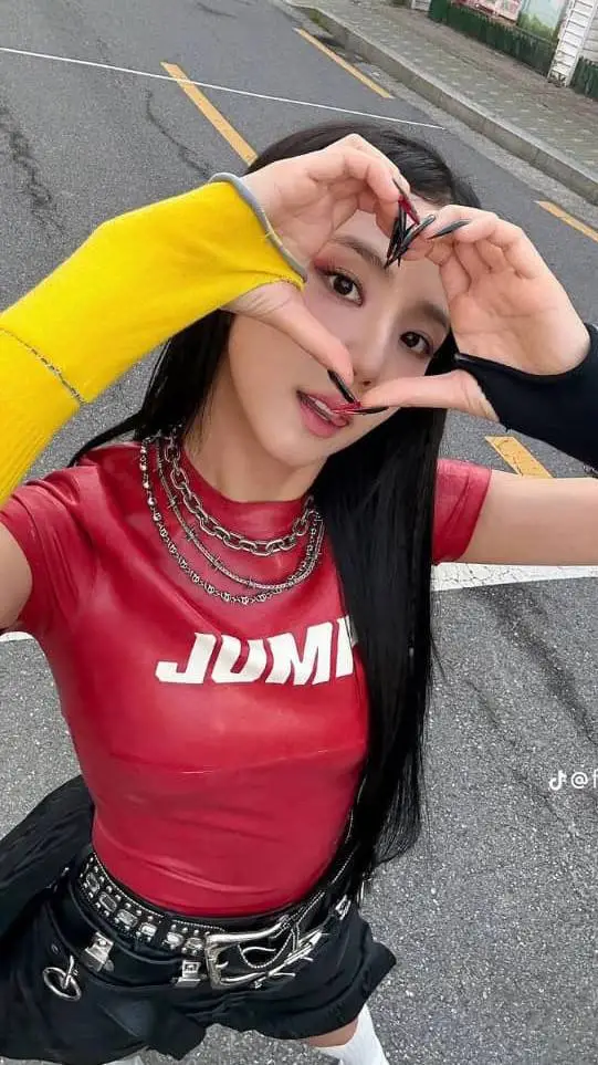 ai character: Jisoo. background